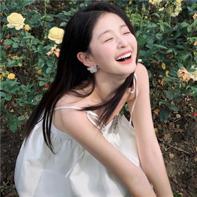 摆摊后，全城大哥都来给我打下手